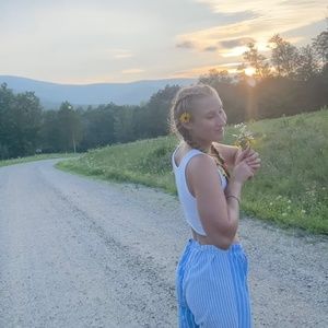 Meet your Posher, Iris